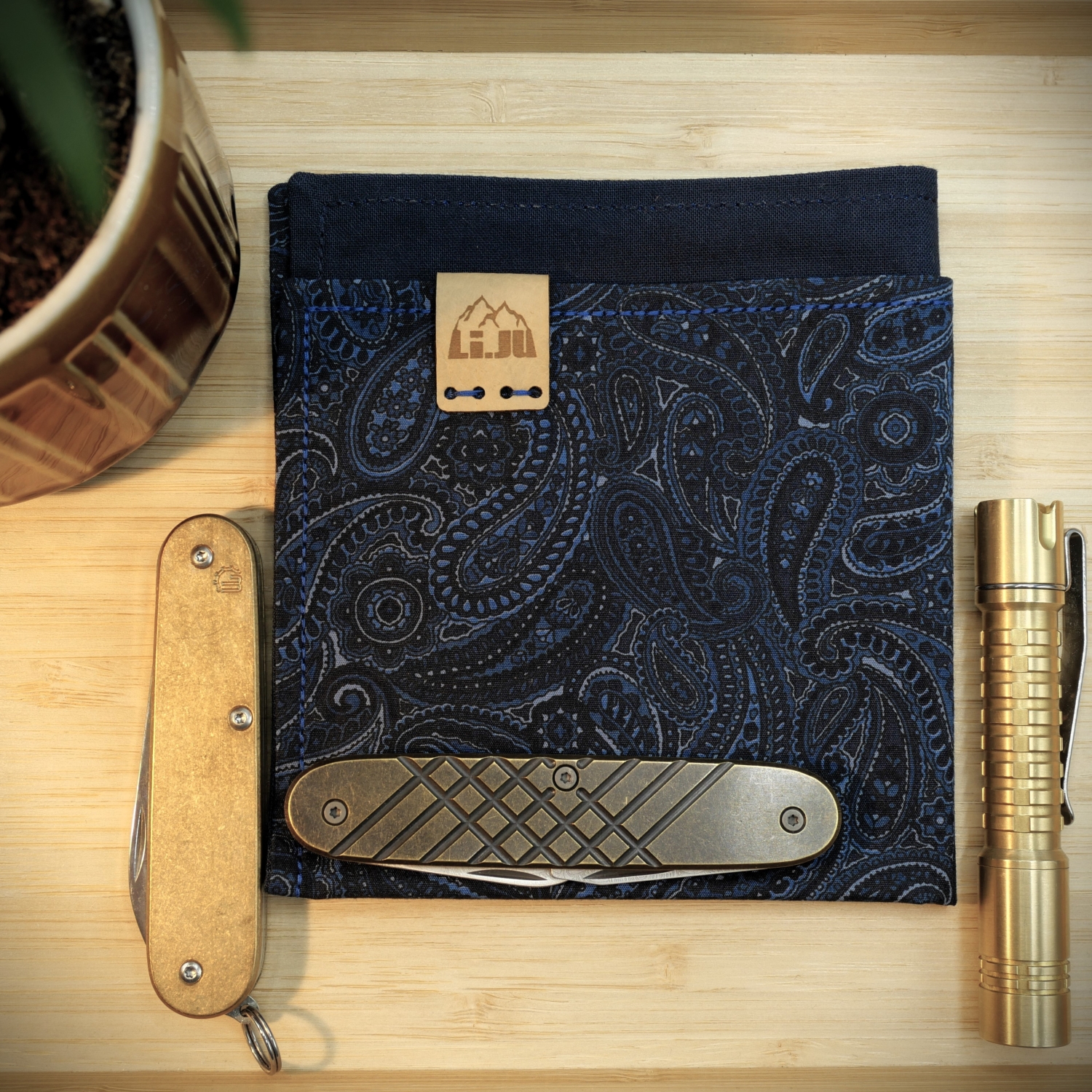 Li.JU Hank, PAISLEY BLAU